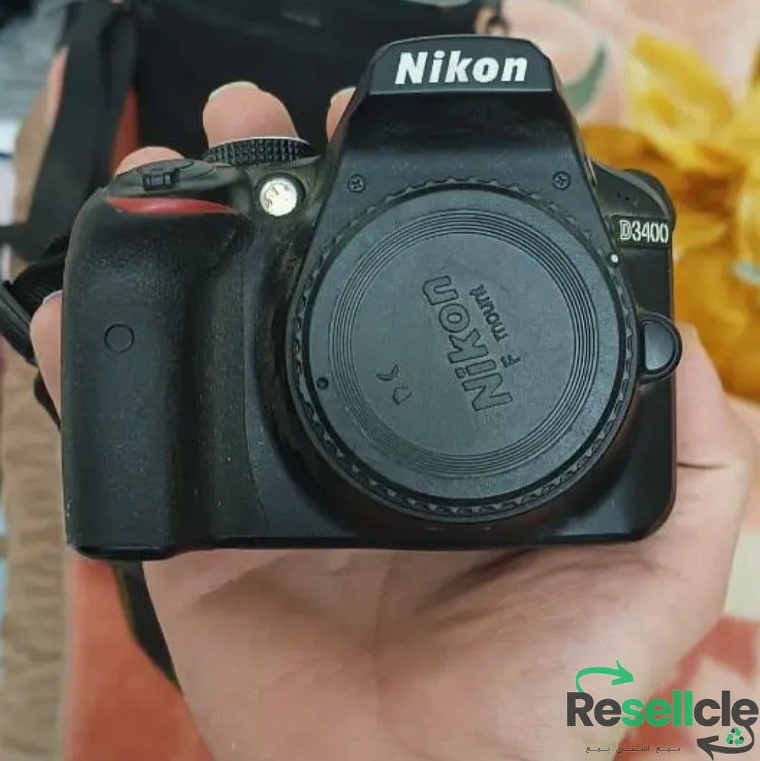 Nikon D3400 for sale ASAP