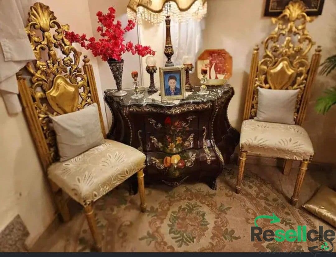 بايوة  و 2  كرسى مدهب للمناسبات