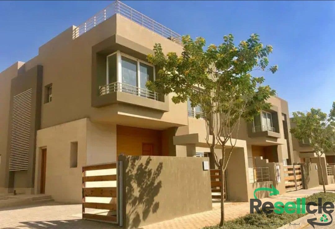أخر فيلا استلام  فوري في كمبوند بالك هيلز التجمع Palm Hills New Cairo