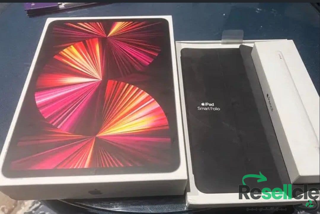 iPad Pro 11-inch (3rd Generation) - 128Gb + Apple pencil + Smartfolio