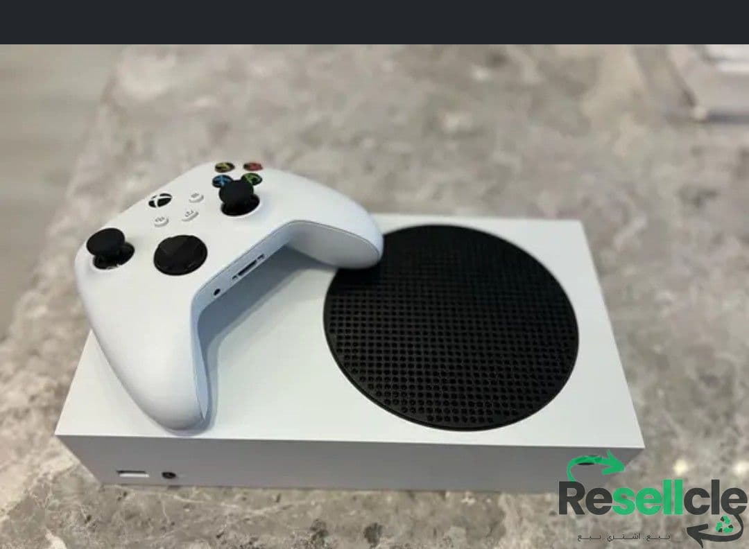 Xbox series S 512 GB, Used ONLY for 6 months