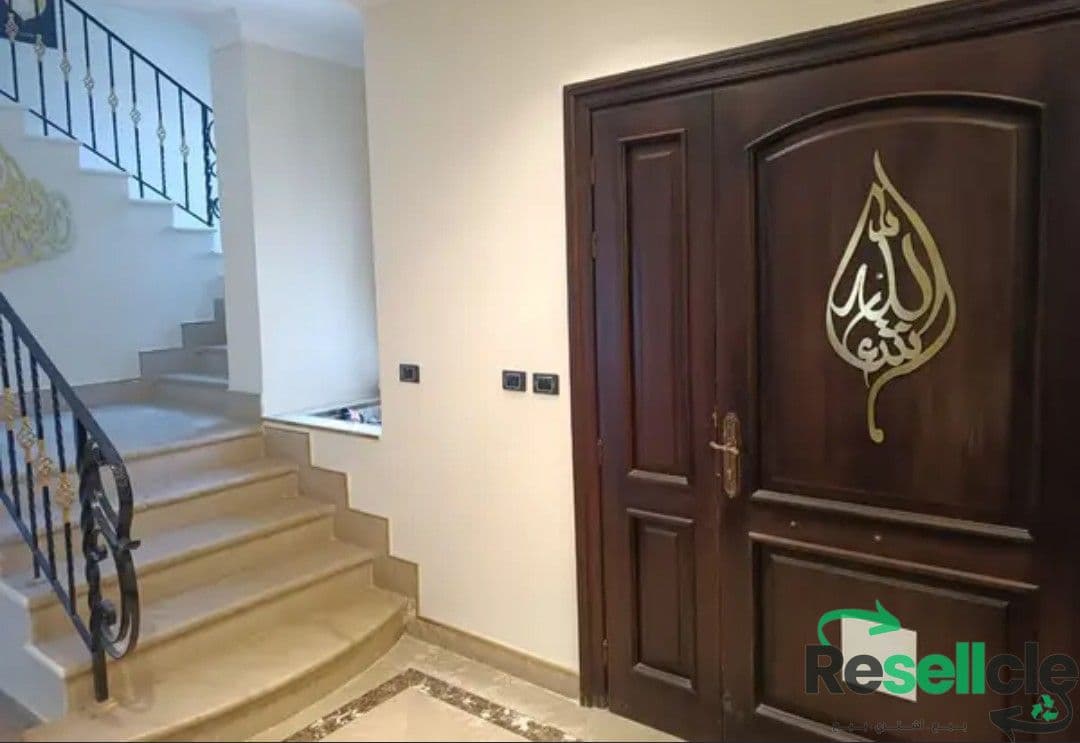 فيلا نموذج Z مفروش تشطيبات الترا سوبر لوكس تطل علي مول Open air
